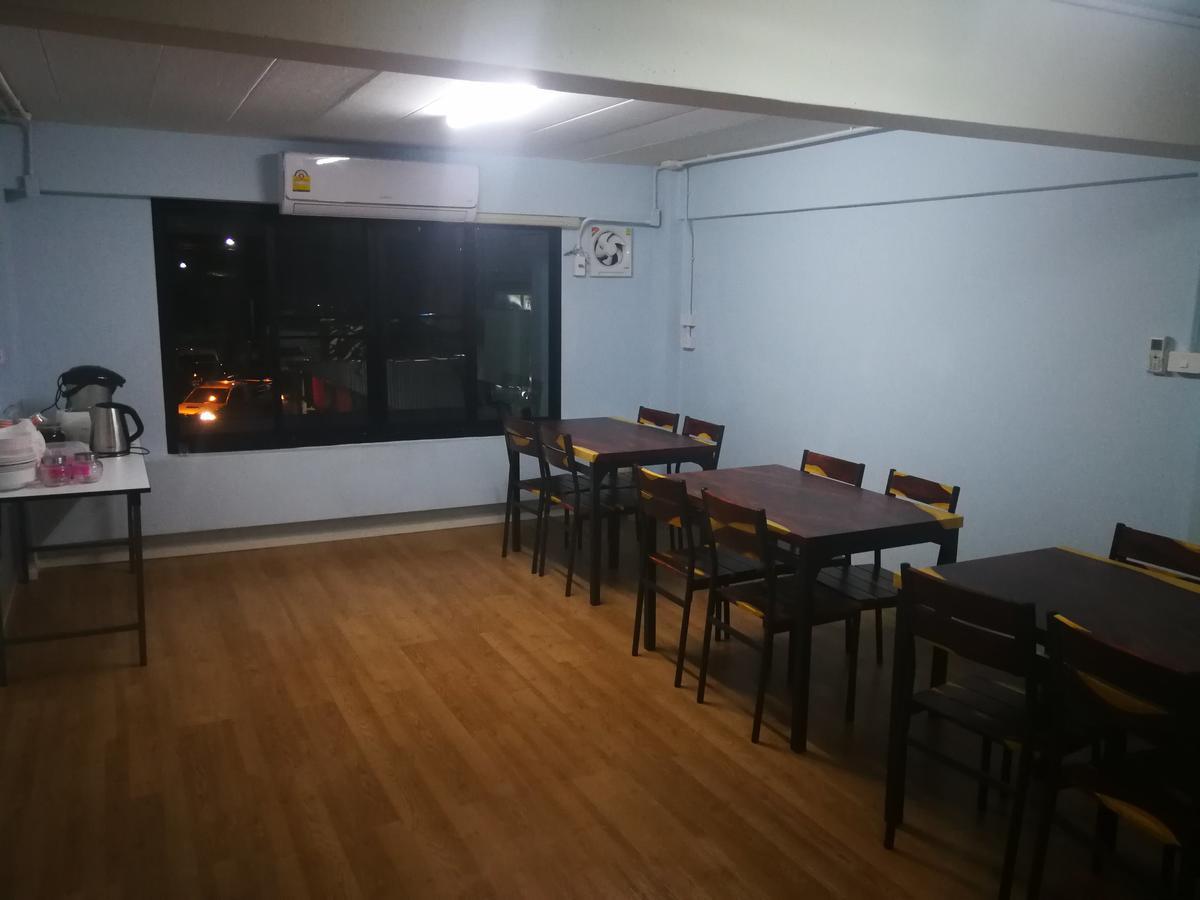 Wj Hostel Бангкок Экстерьер фото