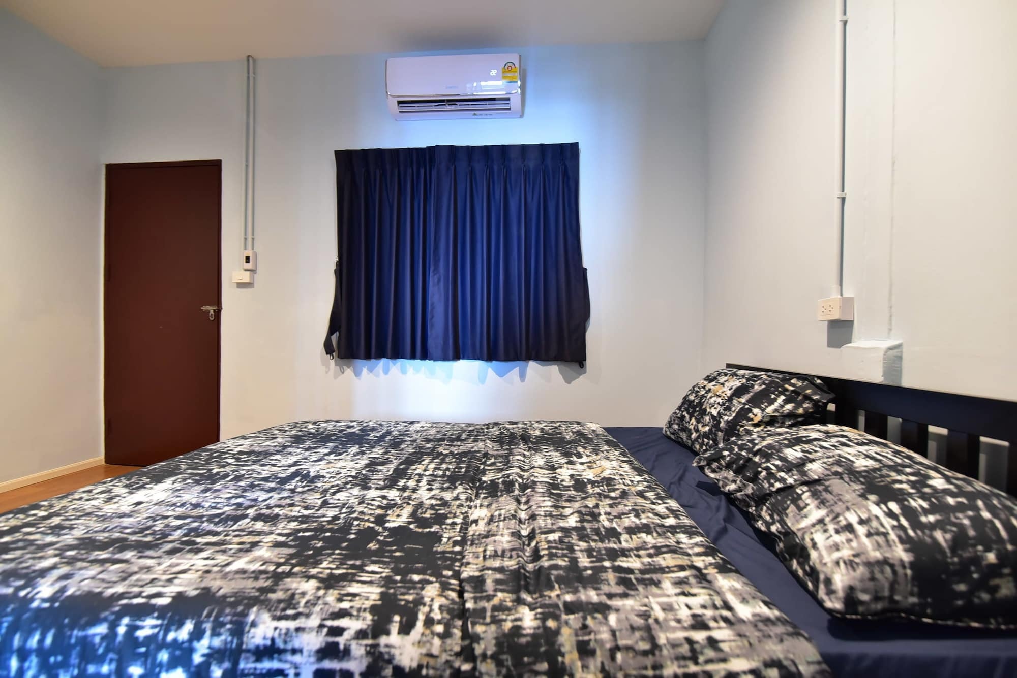 Wj Hostel Бангкок Экстерьер фото